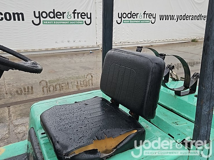 2001-mitsubishi-fgc25-image-19