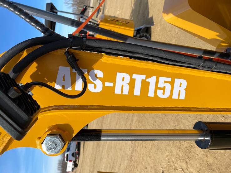 #1037-•-new-ats-rt15r-mini-excavator-image-9