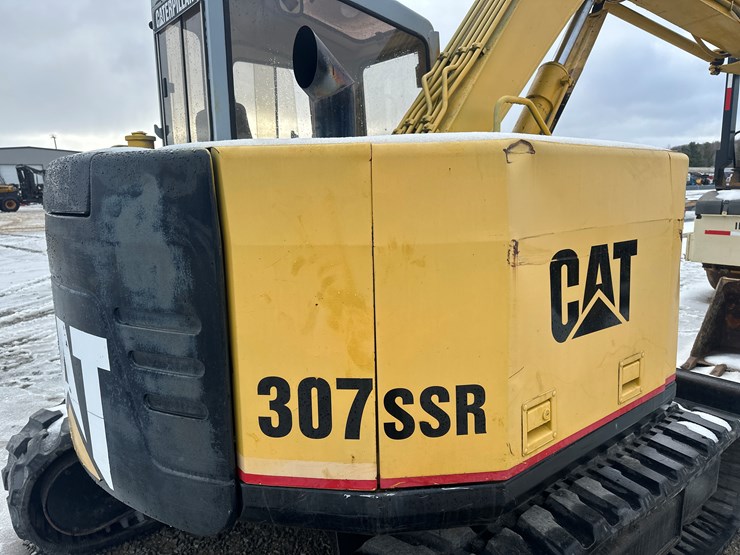 caterpillar-307-image-12