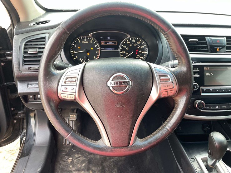 2017-nissan-altima-4-door-sedan-(213,376-miles)-image-12