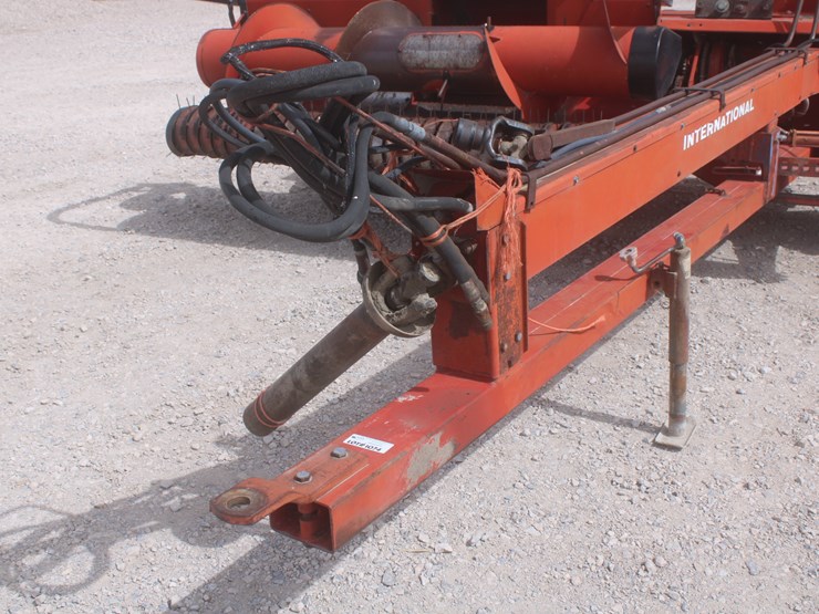 international-830-image-19