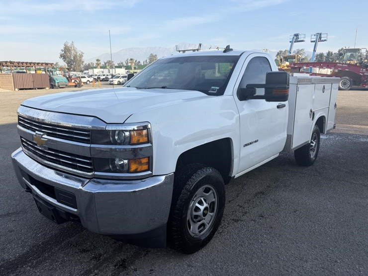 2016-chevrolet-silverado-2500-image-1