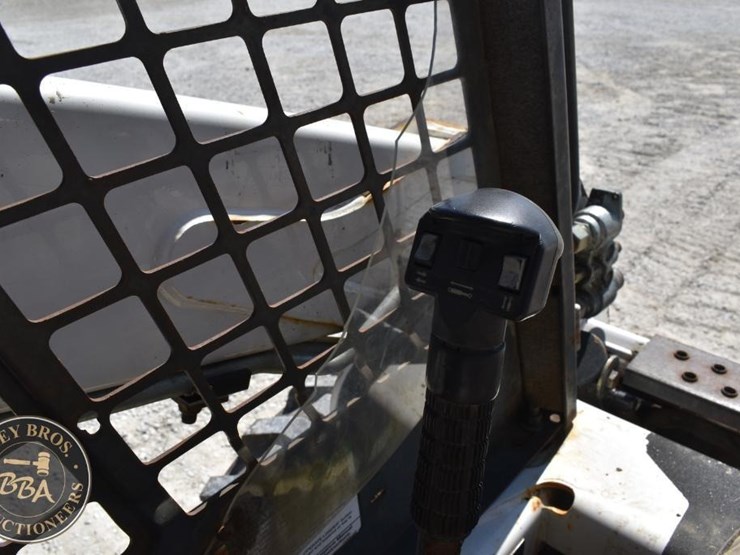 2008-bobcat-s185-image-32