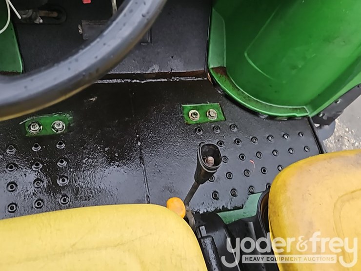 2013-john-deere-gator-image-19