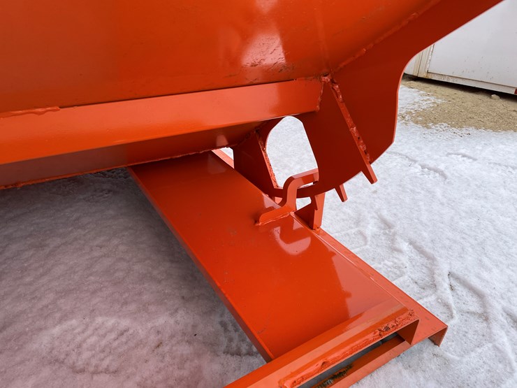 #2001-•-2-yard-self-dumping-hopper-image-10