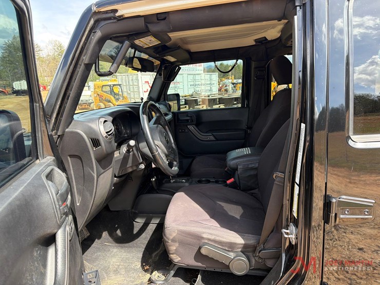 2014-jeep-wrangler-image-14