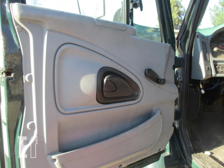 2002-international-durastar-4300-image-11