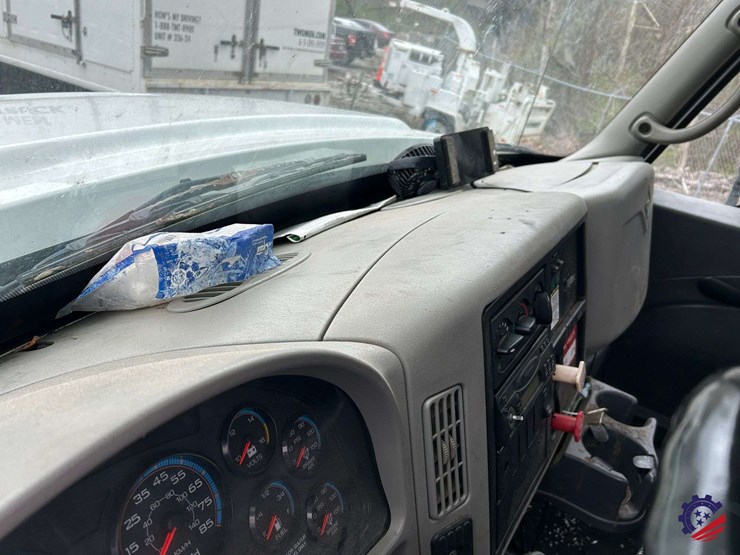 2009-international-7400-image-63