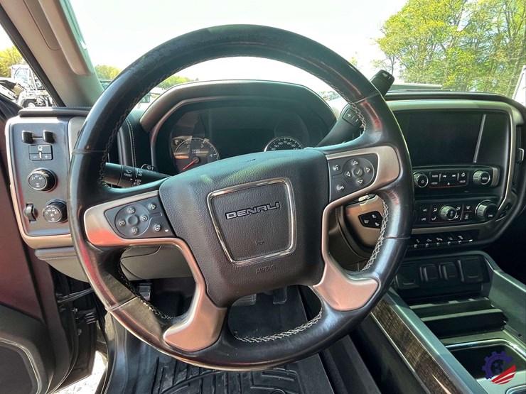 2015-gmc-3500-image-77