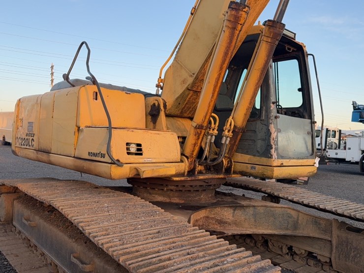 komatsu-pc220-lc-image-7