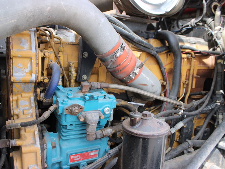 2004-kenworth-t800-image-82