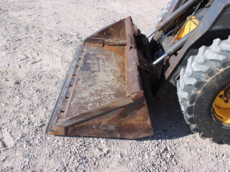 new-holland-ls190-image-10