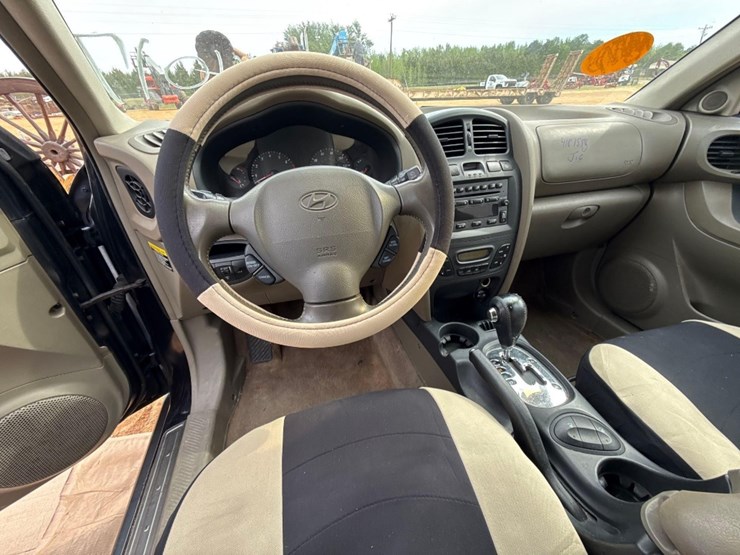 2004-hyundai-santa-fe-image-8