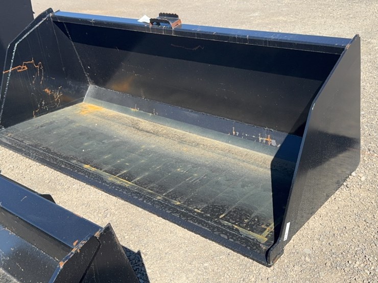 #1039-•-84"-skid-steer-high-capacity-smooth-bucket-image-1