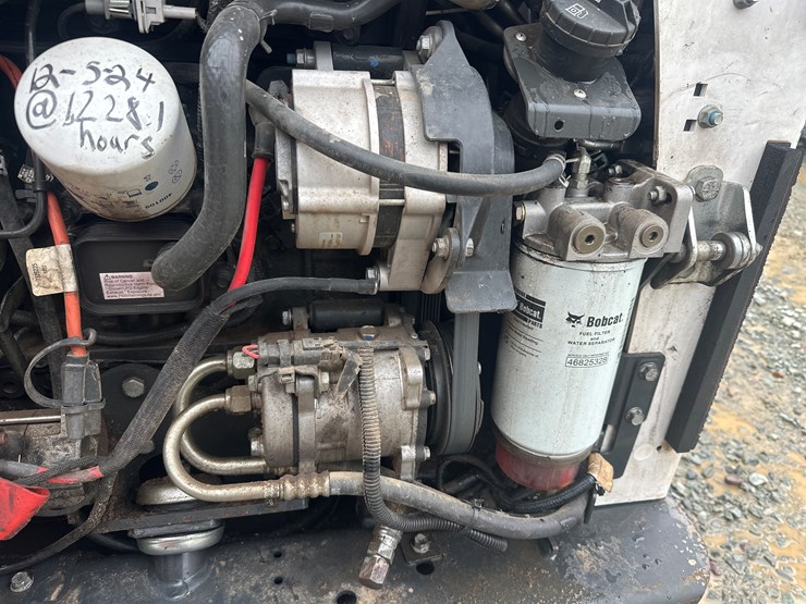 2022-bobcat-t770-image-47