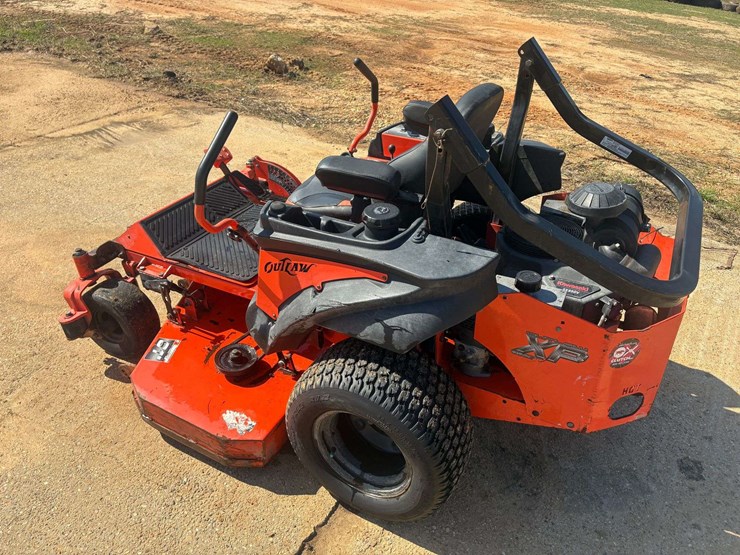 2016-badboy-outlaw-xp-61"-zero-turn-mower-(723.8-hours)-image-2