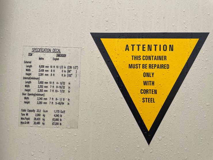 #116-•-20'-shipping-container-image-20