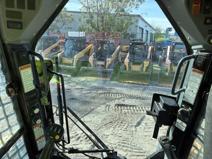 2011-mustang-2700v-image-17