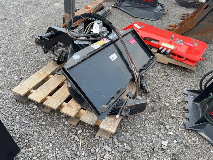 #2011-•-blue-diamond-skid-steer-rotating-grapple-image-3