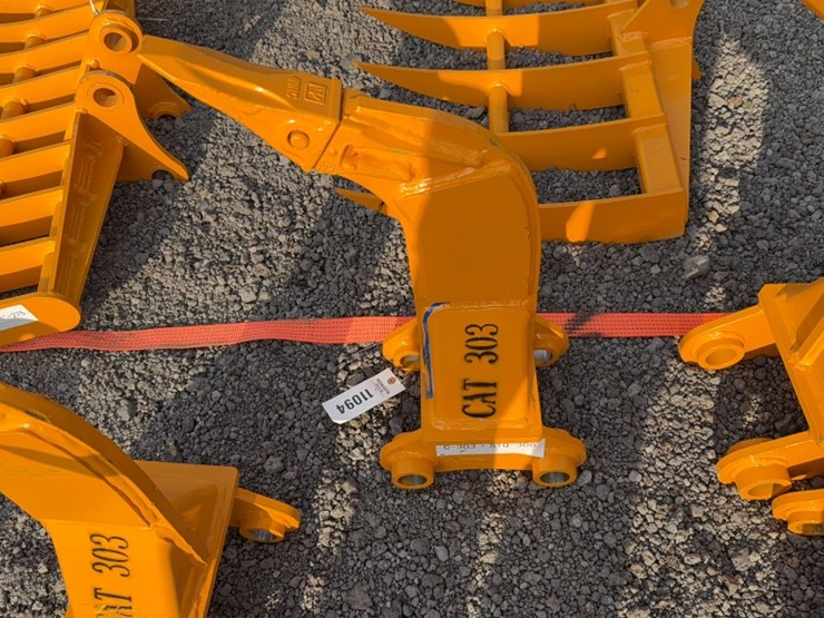 caterpillar-303-image-2