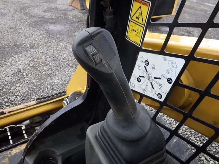 2020-caterpillar-226d3-image-29