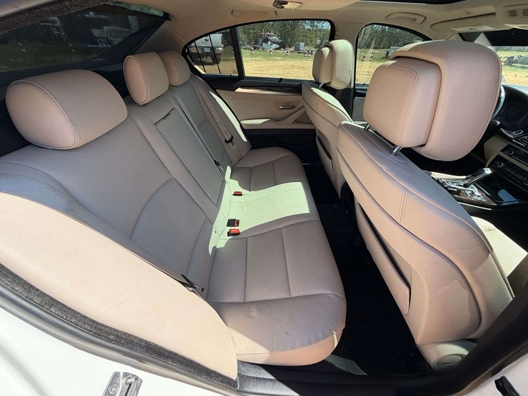 2011-bmw-528i-4-door-sedan-(178,025-miles)-image-18
