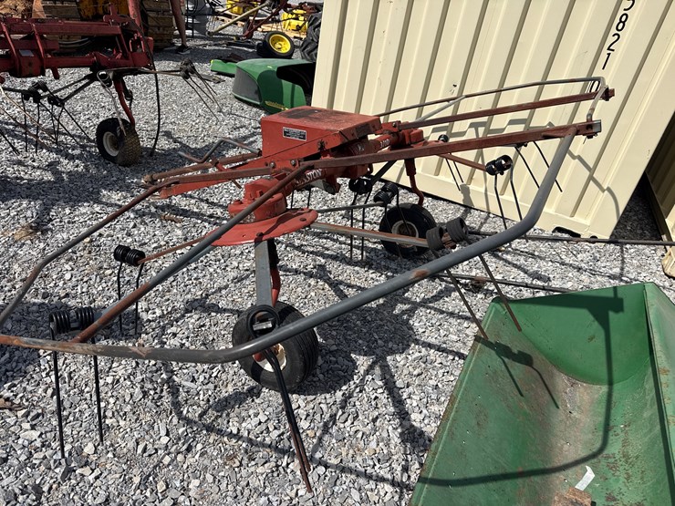 hesston-3710-image-2