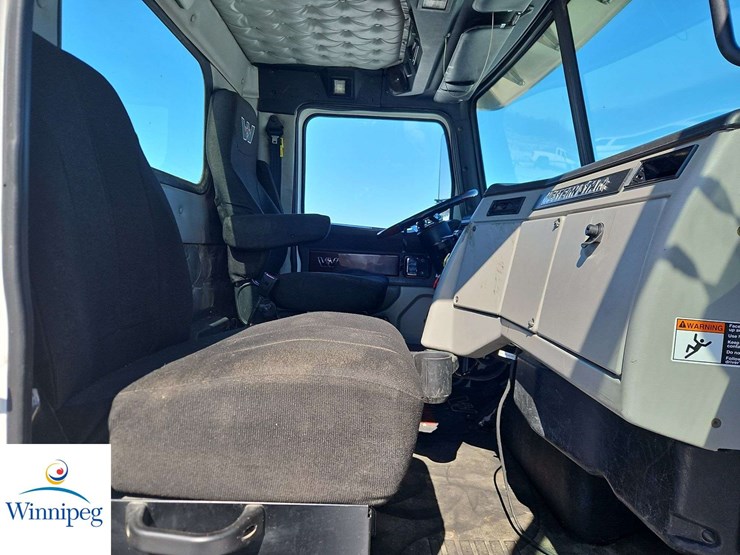 2014-western-star-4700-image-17