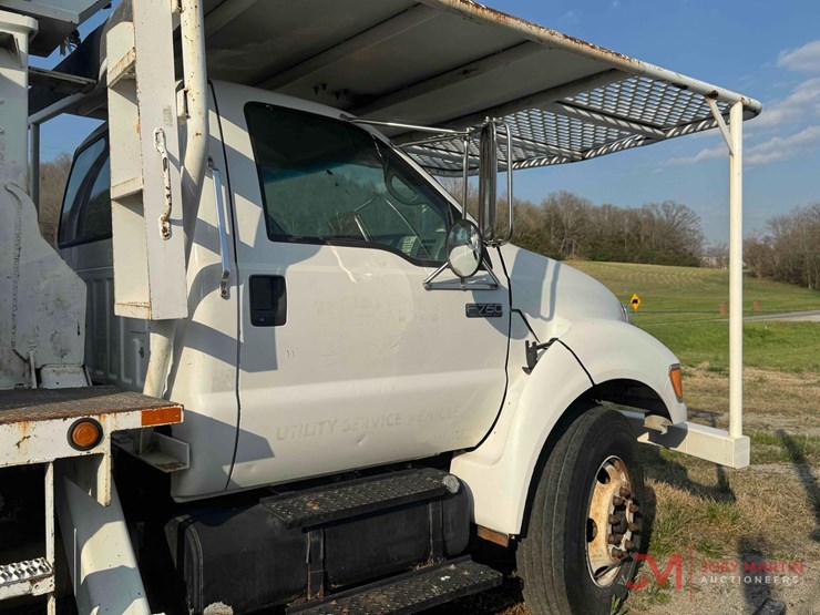 2006-ford-f750-xl-image-15