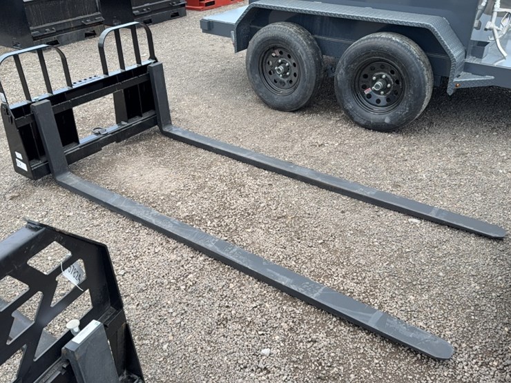 #2034-•-blue-diamond-96"-skid-steer-pallet-forks-image-1