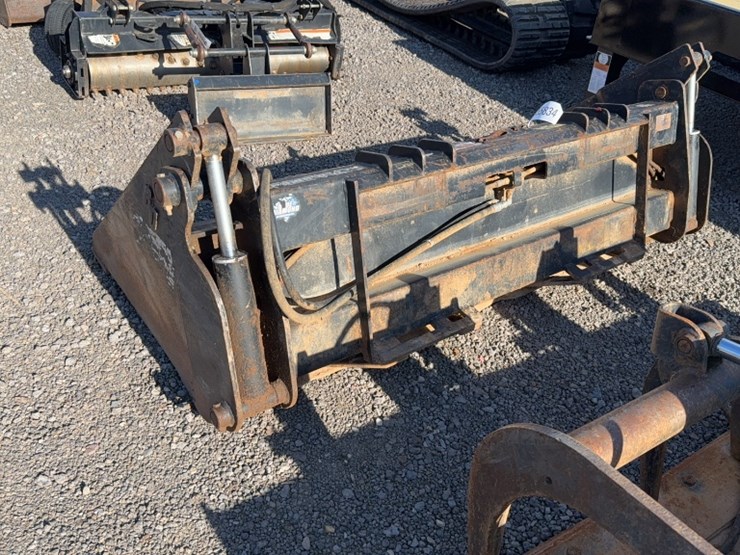 blue-diamond-4-image-3