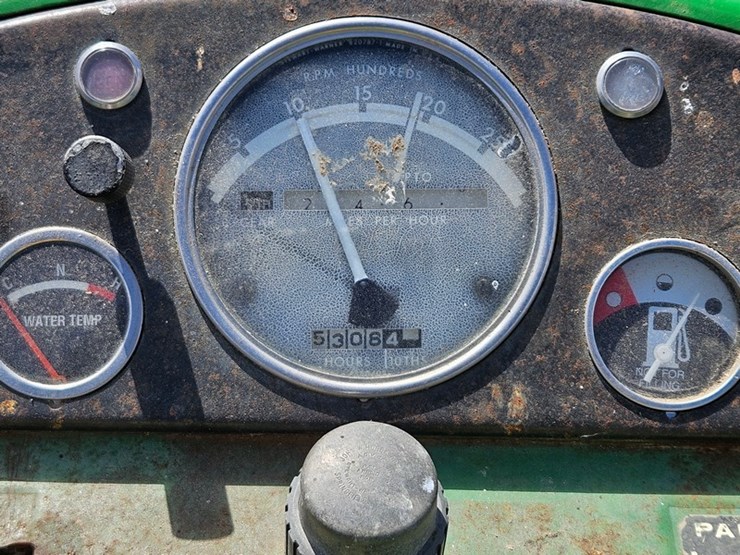 john-deere-4010-image-31