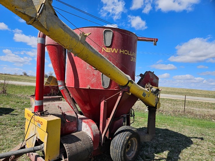 new-holland-355-image-41