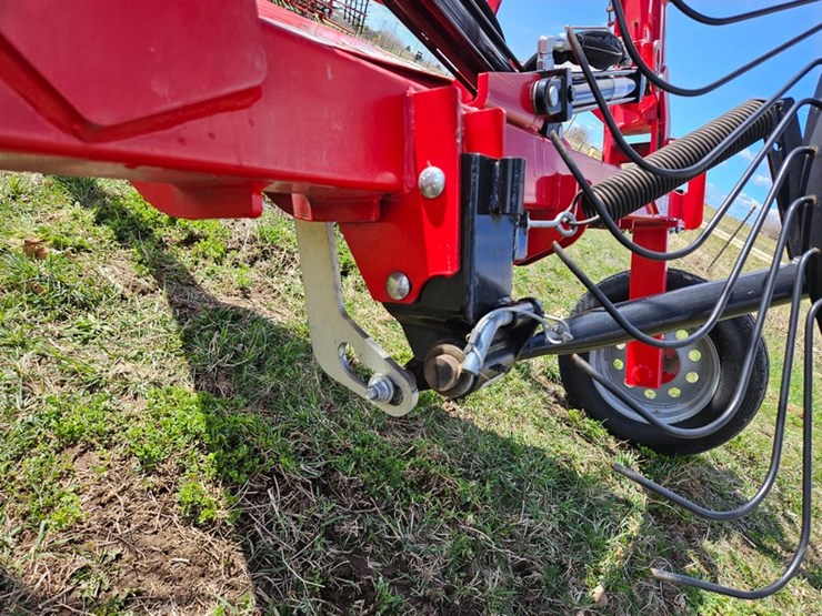 massey-ferguson-12-image-22