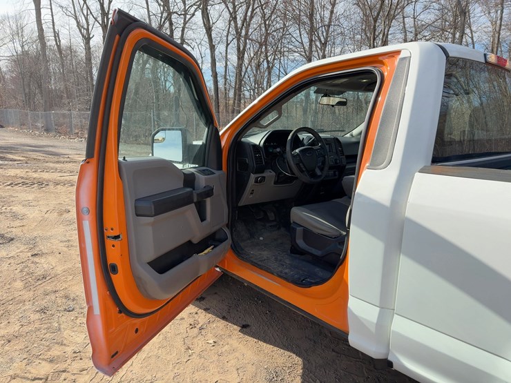 2016-ford-f150-xl-image-15