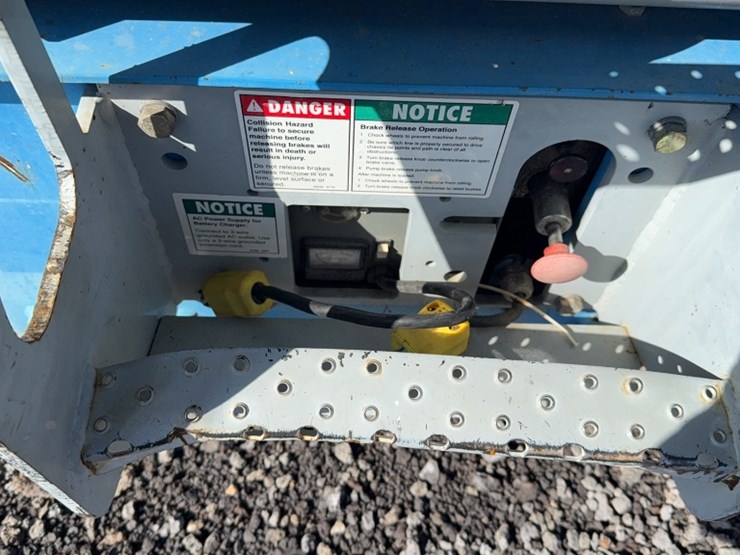 2003-genie-gs3246-image-3