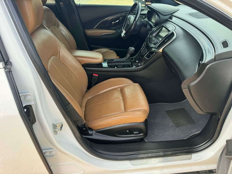 2016-buick-lacrosse-leather-fwd-4d-sedan-3.6-6cyl.-gasoline-(137,344-miles)-image-12