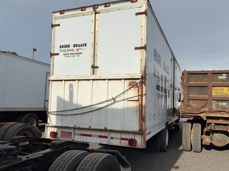 1998-freightliner-fl70-image-7