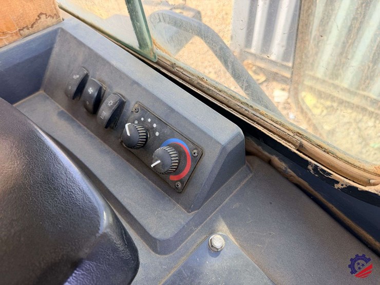 2018-deere-700k-xlt-image-33