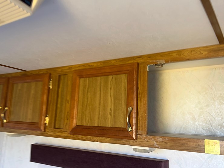 1997-gulf-stream-camper/office-image-32