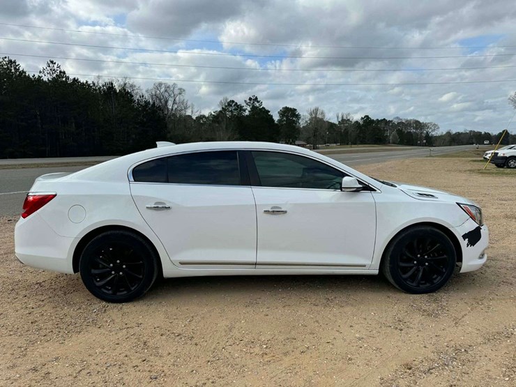 2016-buick-lacrosse-leather-fwd-4d-sedan-3.6-6cyl.-gasoline-(137,344-miles)-image-6