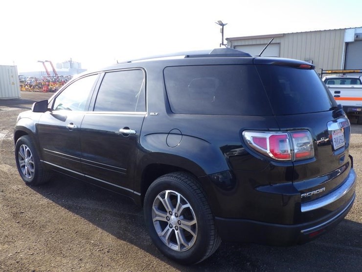 2013-gmc-acadia-image-4