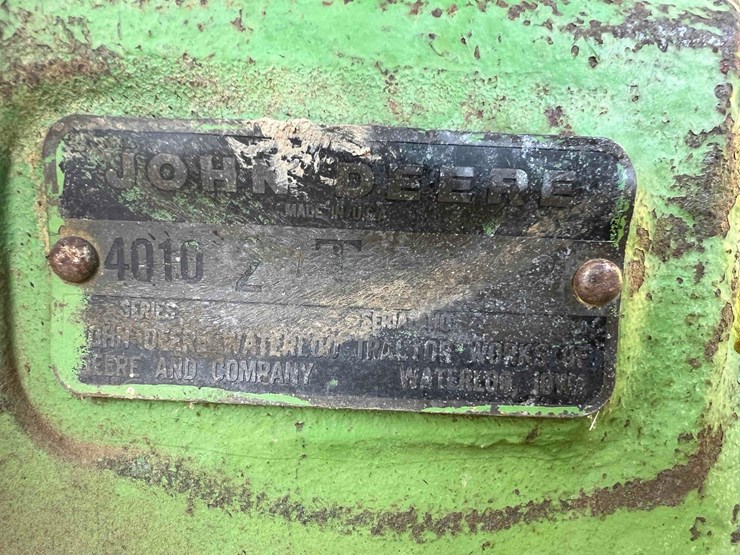 john-deere-4010-image-17