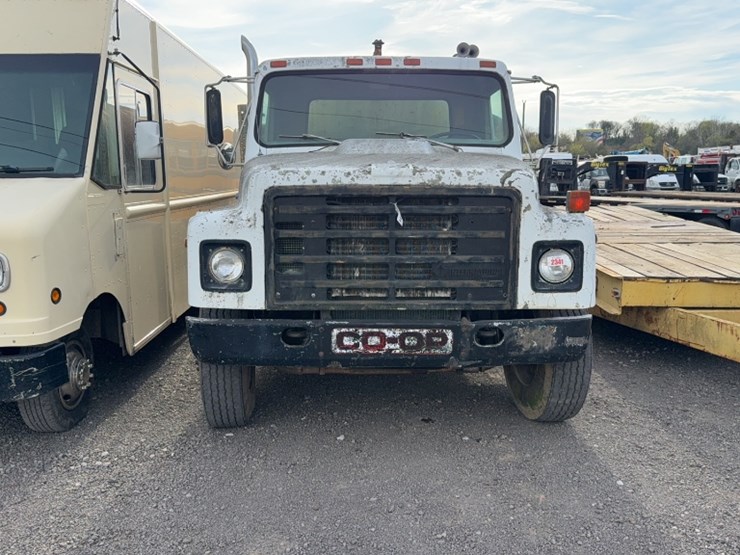 1985-international-s1900-image-2