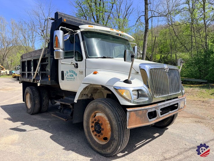 2007-international-7400-image-5