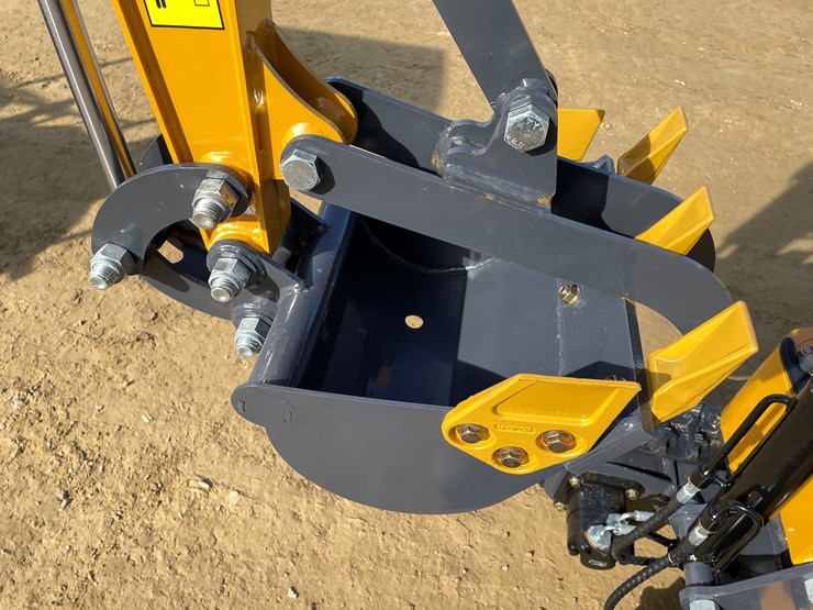 #1035-•-new-ats-rt15r-mini-excavator-image-28