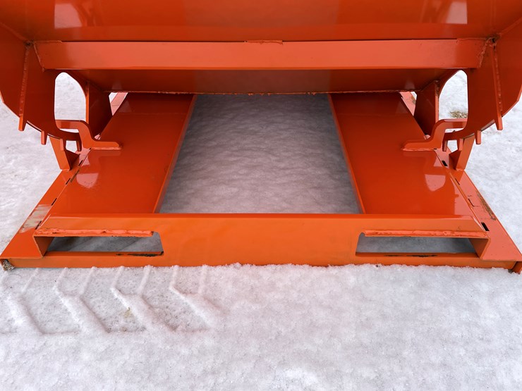 #2004-•-1.5-yard-self-dumping-hopper-image-8