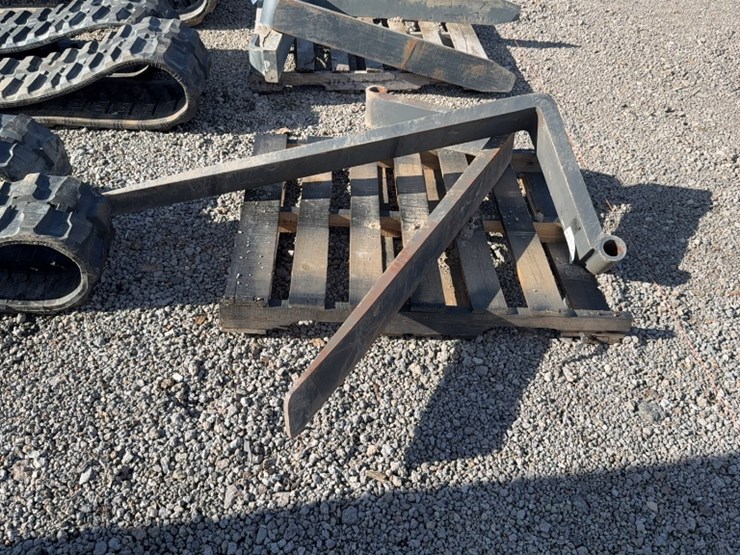 #2053-•-set-of-60"-pallet-fork-tines-image-1