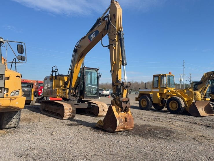 caterpillar-318fl-image-3