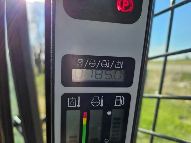 new-holland-l218-image-25